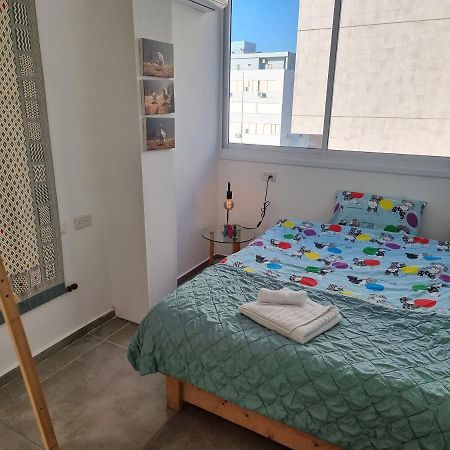 Beautiful 2-Bedroom Sea-View Apartment Netanya Exterior photo