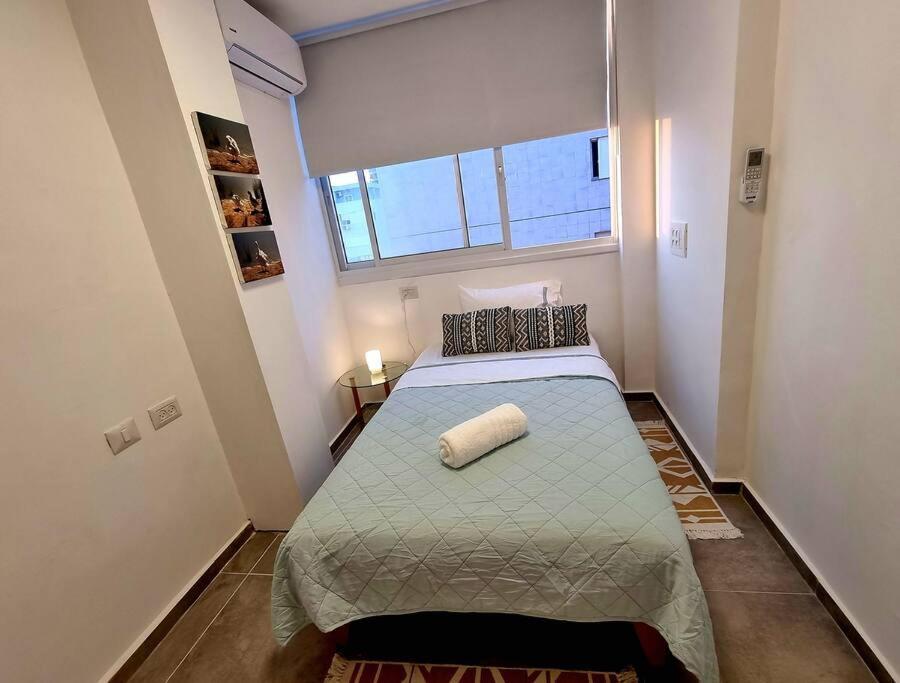 Beautiful 2-Bedroom Sea-View Apartment Netanya Exterior photo