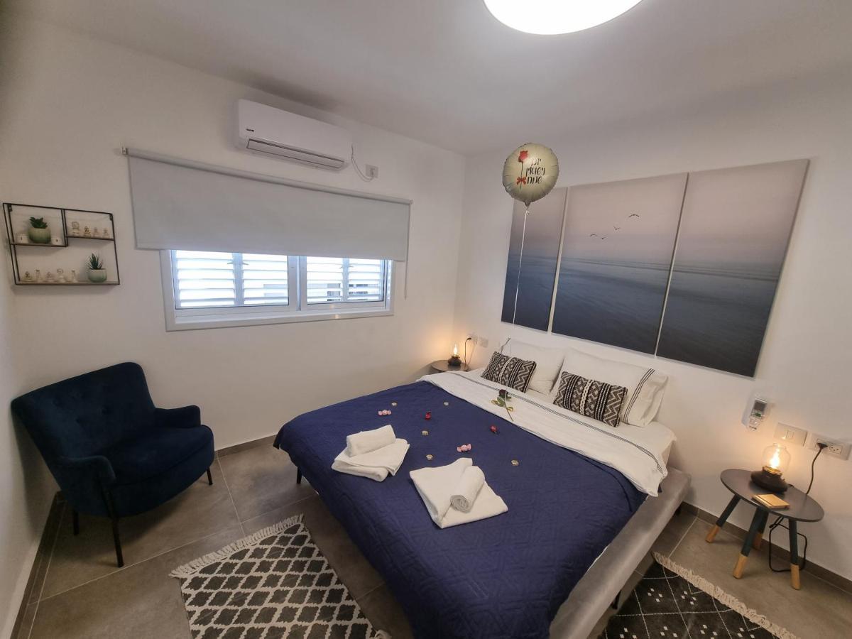 Beautiful 2-Bedroom Sea-View Apartment Netanya Exterior photo